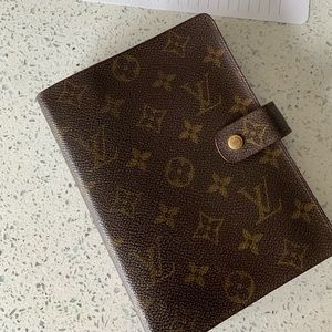 AUTHENTIC Louis Vuitton Monogram Agenda (medium)